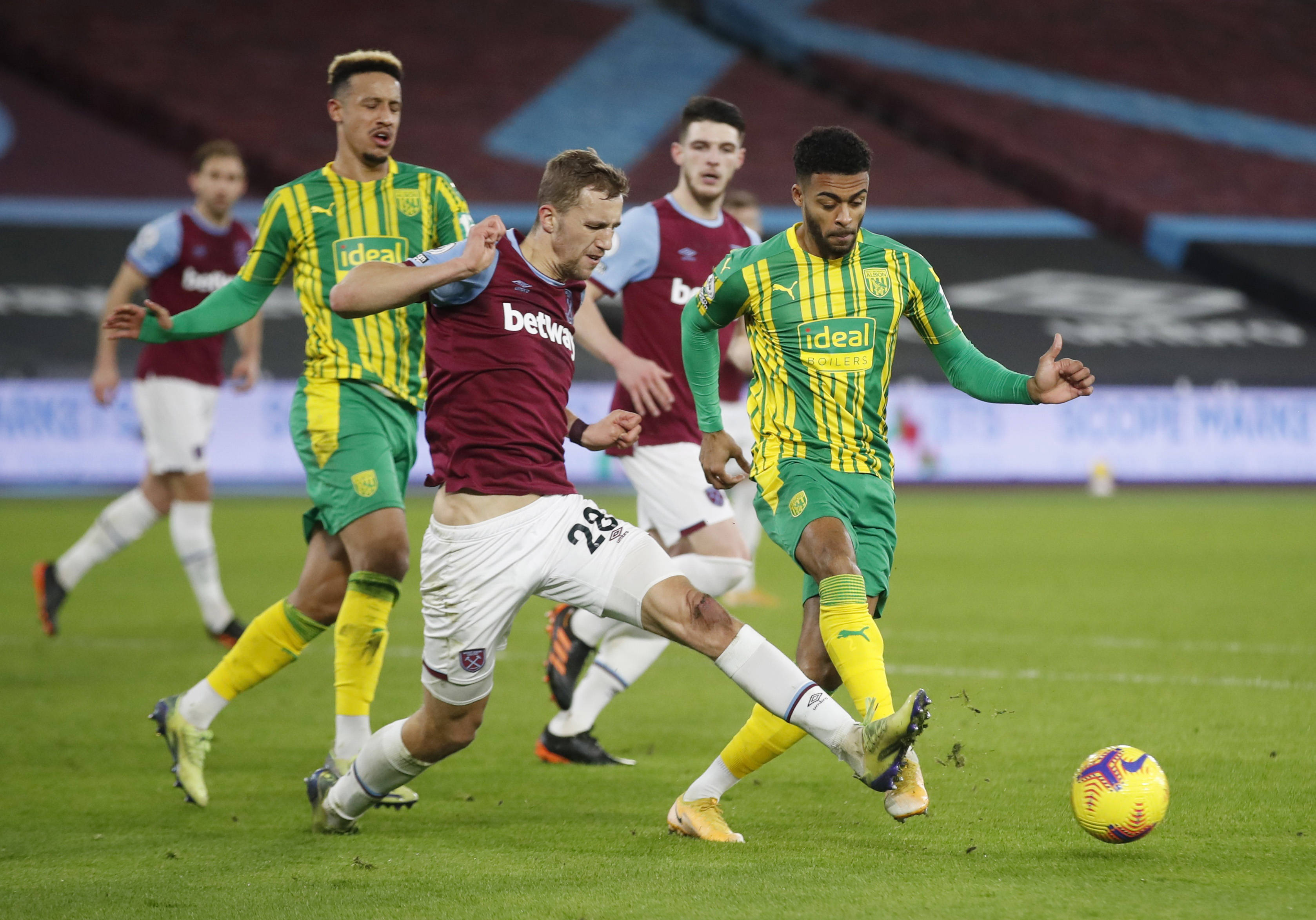 津媒：亚泰终于凑齐5外援，西普里安伤愈将极大提升中场实力.